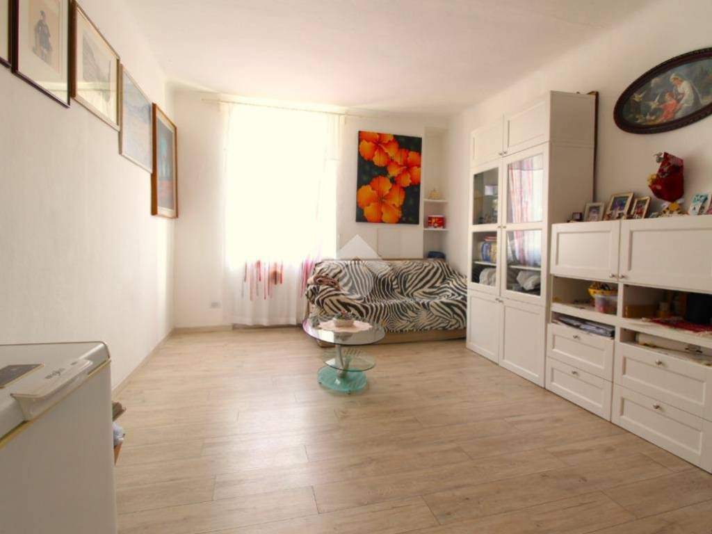 Appartamento a Merate in Via Statale D. Lago di Como e D. Spluga, 59 - Foto 2