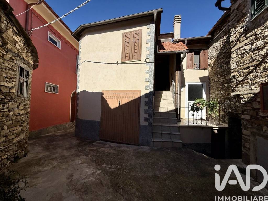 Appartamento a Aurigo in Via PIAZZETTA, 3 - Foto 2