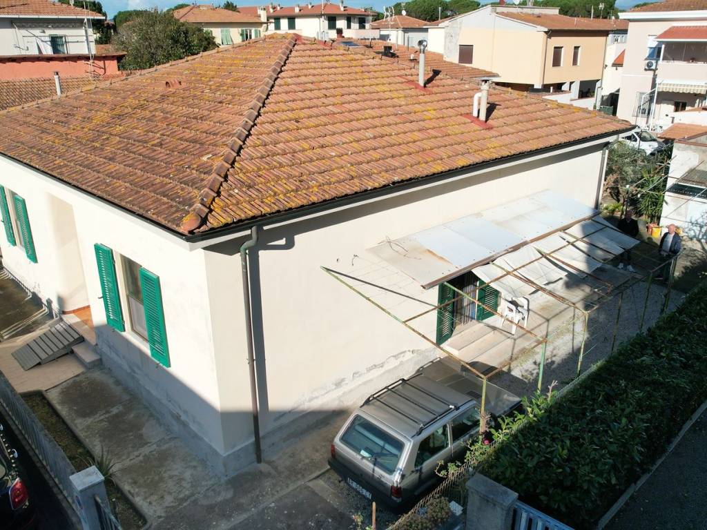 Villa a Rosignano marittimo in Via Duccio Galimberti, 12 - Foto 2