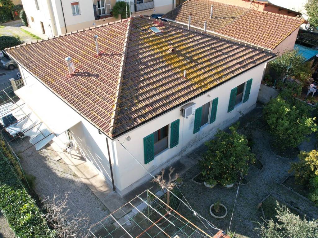 Villa a Rosignano marittimo in Via Duccio Galimberti, 12 - Foto 3