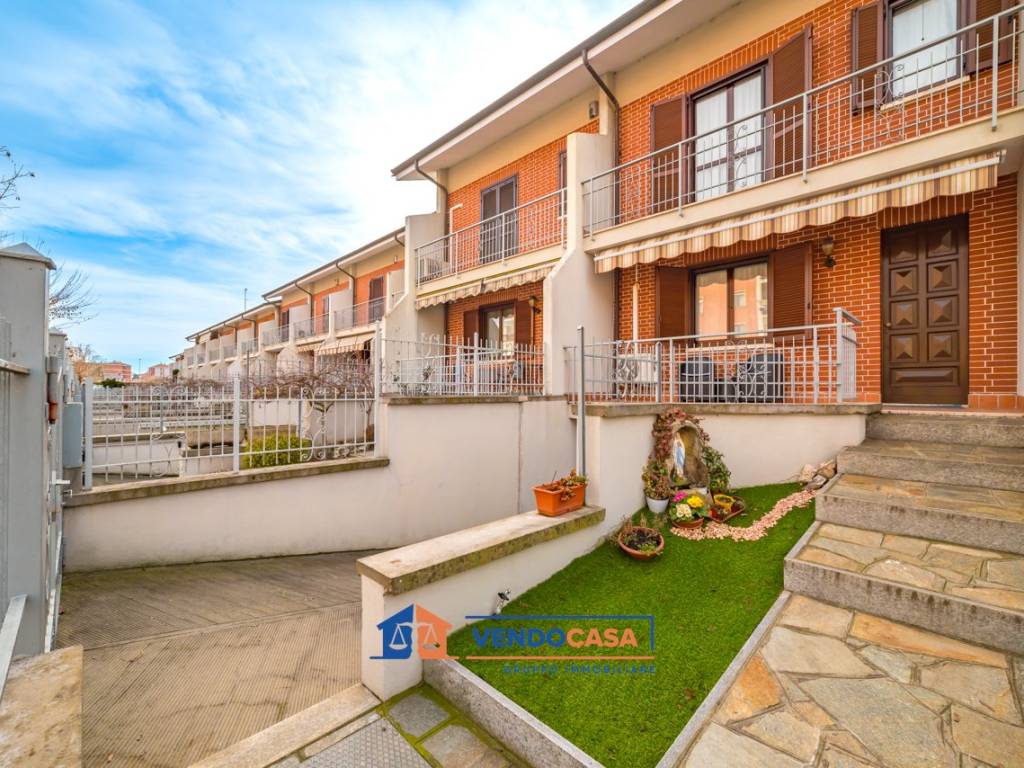 Villa a Carmagnola in Via Giulio Pastore, 37 - Foto 2