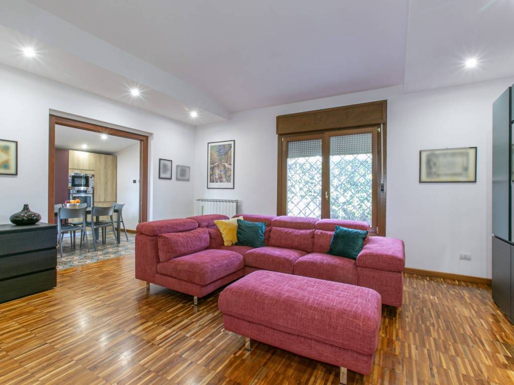 Villa a Pomezia in Viale Priamo, 93 - Foto 4