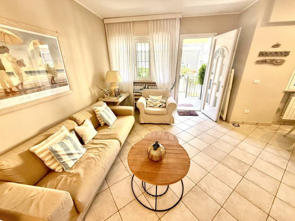 Appartamento a Camaiore in Via 25 Luglio - Foto 3