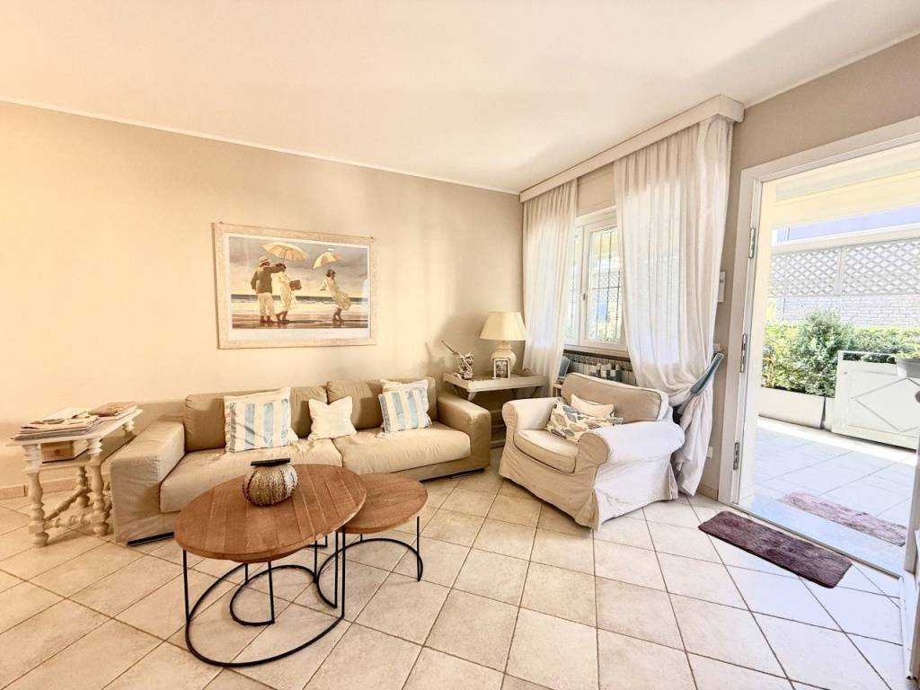 Appartamento a Camaiore in Via 25 Luglio - Foto 4