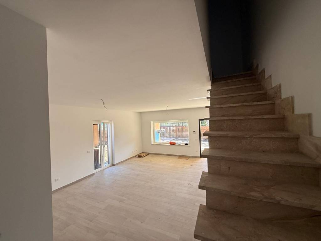 Villa a Ladispoli in Via della Luna - Foto 4