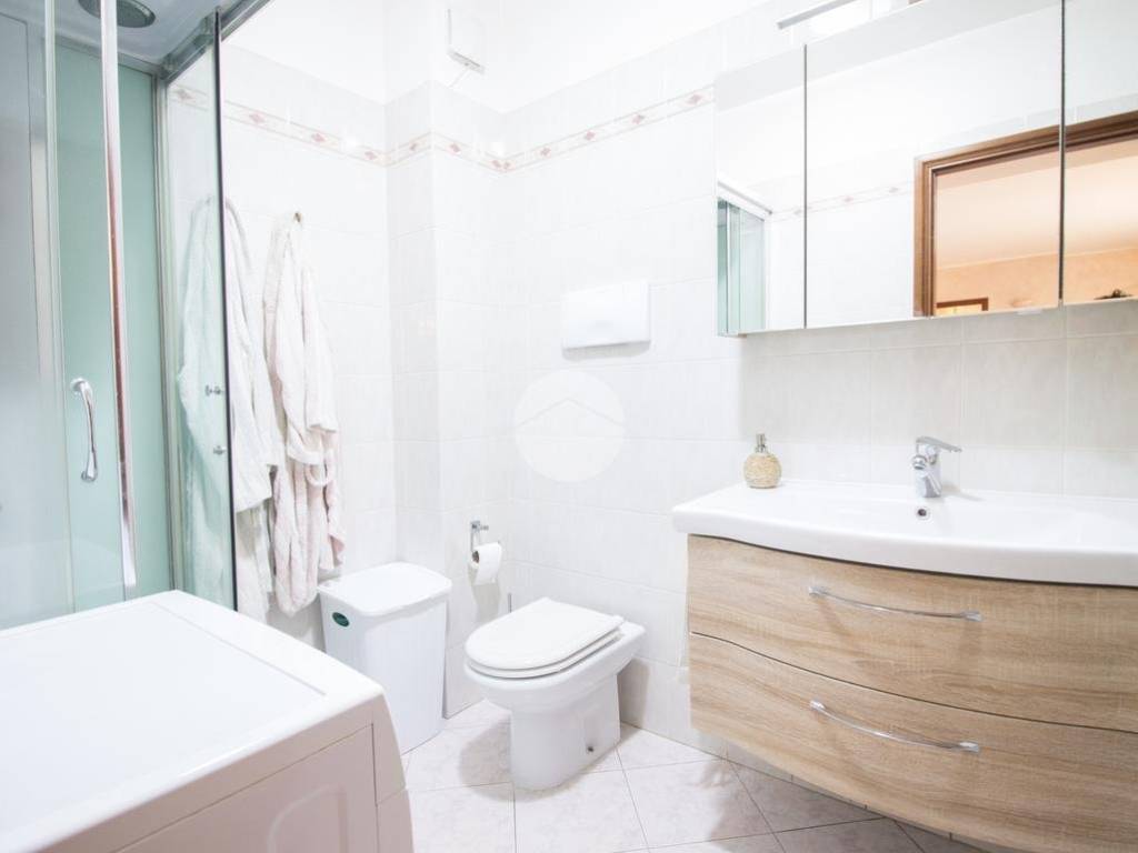 Appartamento a Garbagnate milanese in Via G. Falcone, 6 - Foto 5