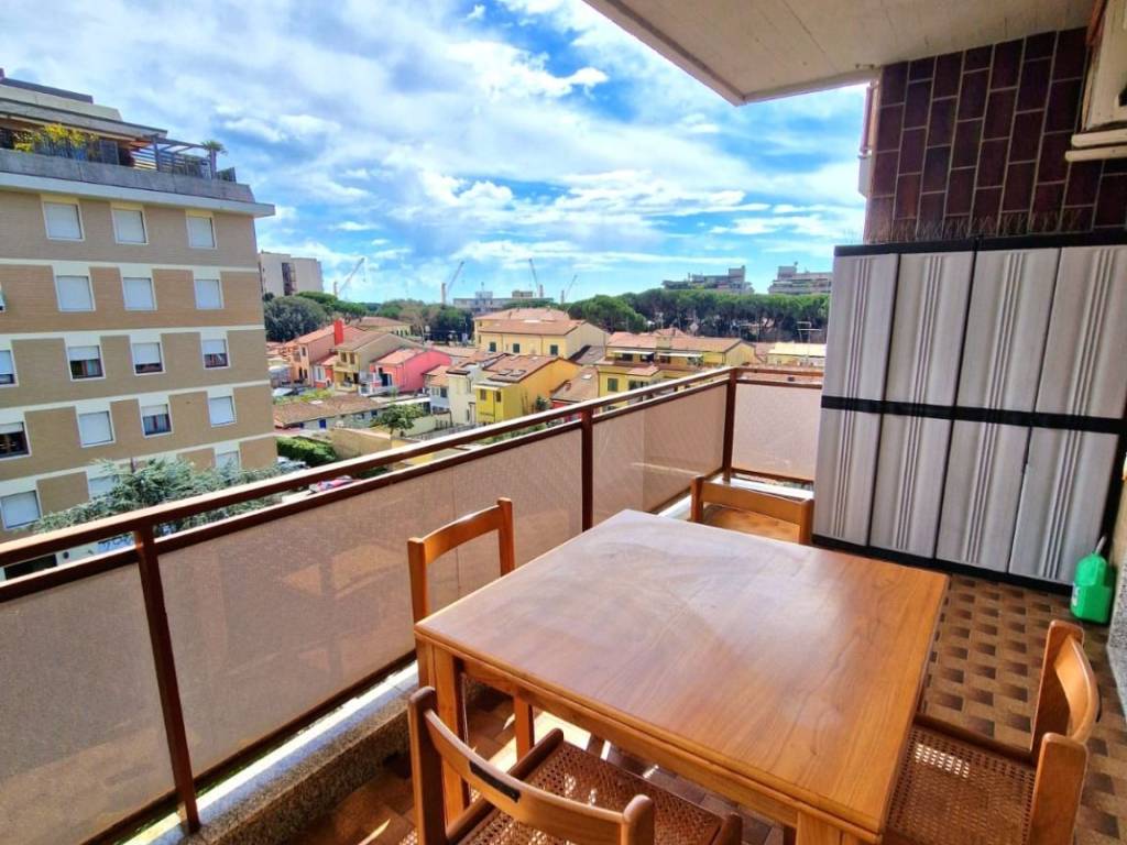 Appartamento a Carrara in Via Walter Muttini - Foto 2