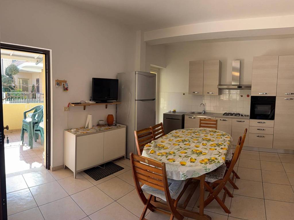 Appartamento a Tortoreto in Via Edmondo De Amicis, 10 - Foto 2