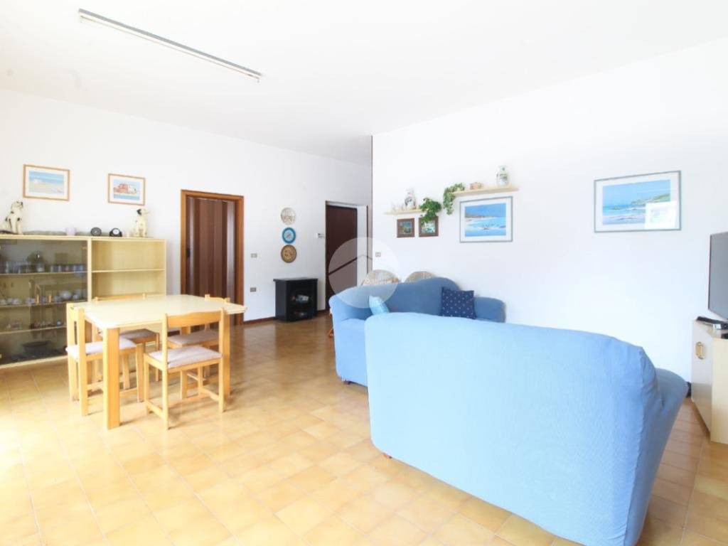 Appartamento a Alba adriatica in VIA CAVOUR, 75 - Foto 2