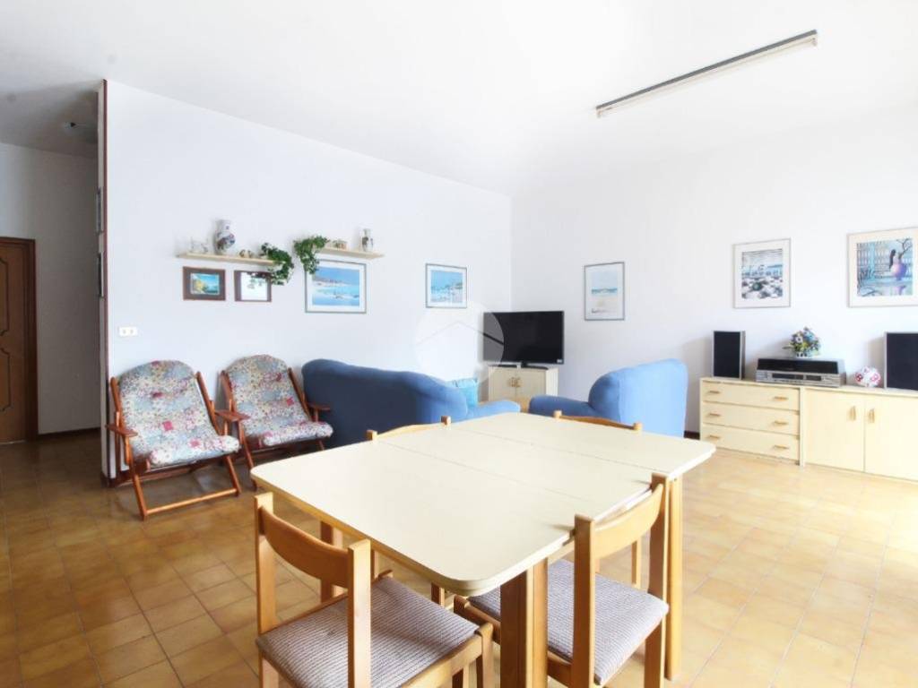 Appartamento a Alba adriatica in VIA CAVOUR, 75 - Foto 4