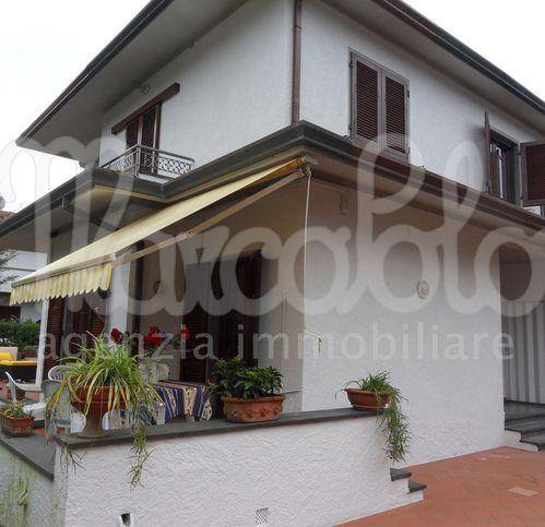 Villa a Forte dei marmi in Via Donati - Foto 3