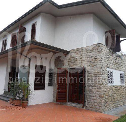 Villa a Forte dei marmi in Via Donati - Foto 4
