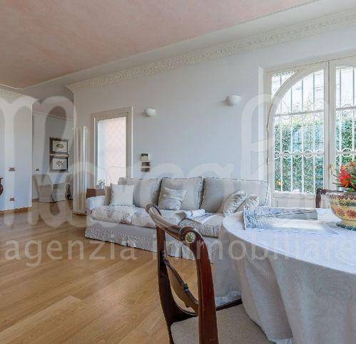 Villa a Forte dei marmi in Via Duca Degli Abruzzi - Foto 4