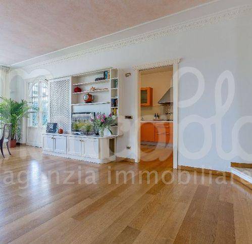Villa a Forte dei marmi in Via Duca Degli Abruzzi - Foto 5