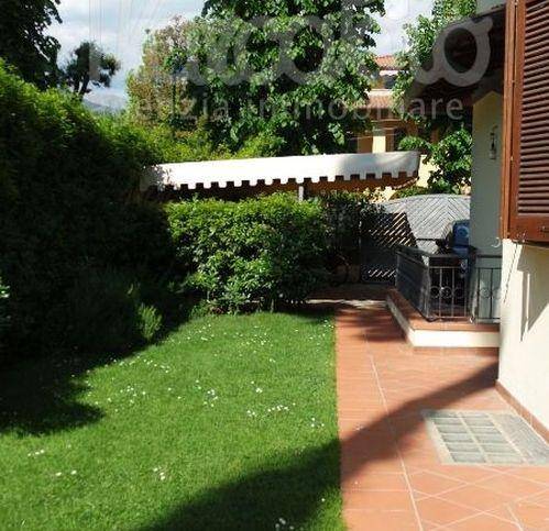 Villa a Forte dei marmi in Via Civitali - Foto 4