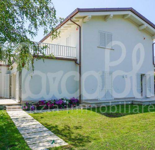 Villa a Forte dei marmi in Via Scassicarli - Foto 2