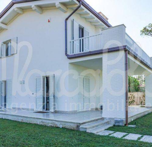 Villa a Forte dei marmi in Via Scassicarli - Foto 4