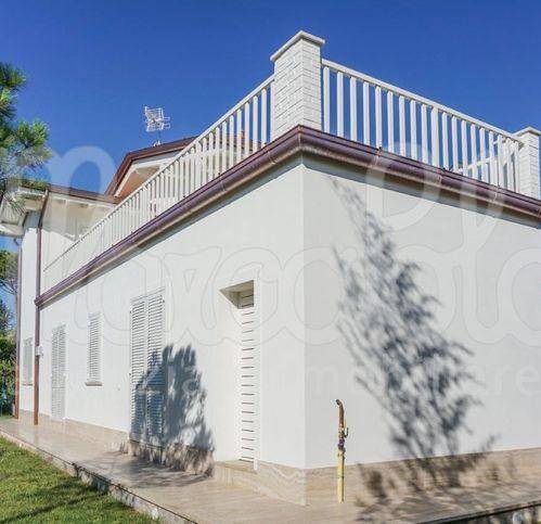 Villa a Forte dei marmi in Via Scassicarli - Foto 5