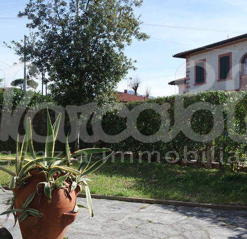 Villa a Forte dei marmi in Via Piave - Foto 3