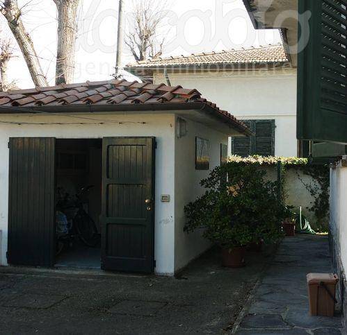 Villa a Forte dei marmi in Via Piave - Foto 4