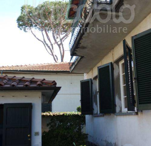 Villa a Forte dei marmi in Via Piave - Foto 5