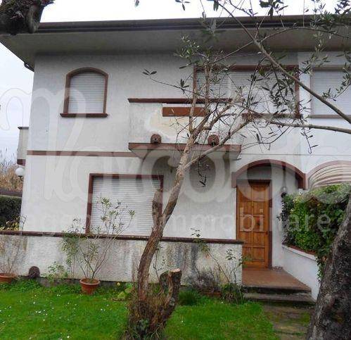Villa a Forte dei marmi in Via Mazzini - Foto 2