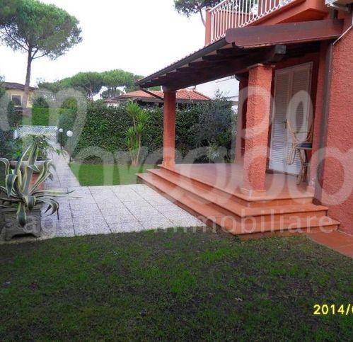 Villa a Forte dei marmi in Via Pisa - Foto 2