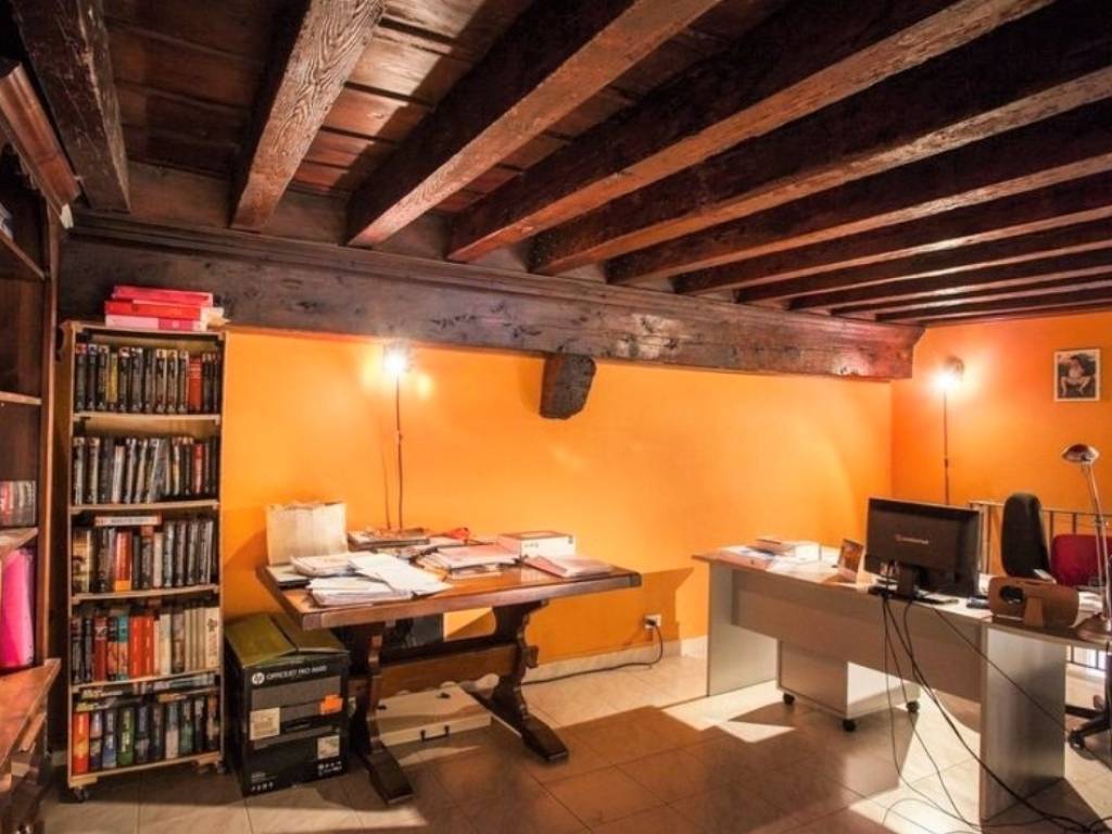 Appartamento a Lucca in Via Santa Croce, 86 - Foto 2