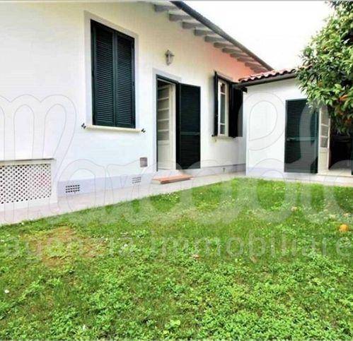 Villa a Forte dei marmi in Via Risorgimento - Foto 4