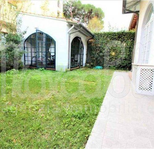 Villa a Forte dei marmi in Via Risorgimento - Foto 5