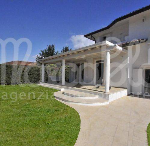 Villa a Forte dei marmi in Via Francesco Carrara - Foto 2