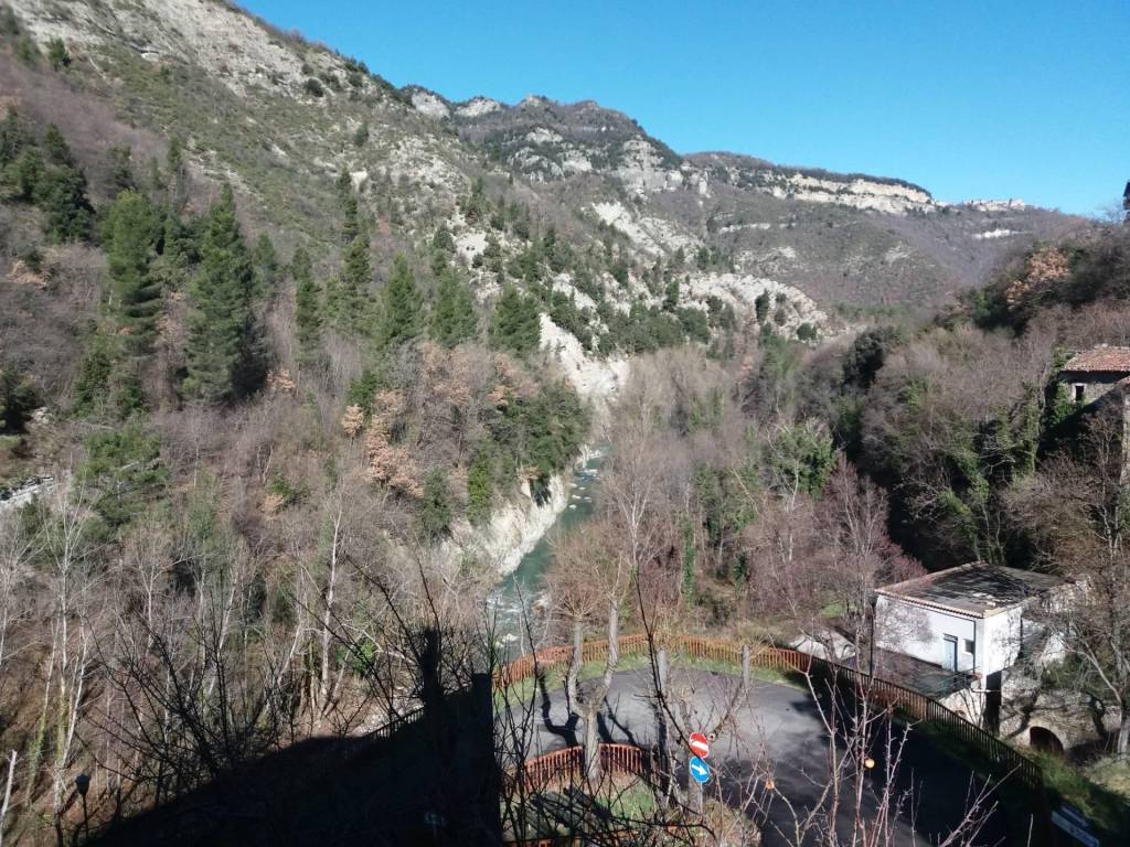 Appartamento a Acquasanta terme in Via Bagno - Foto 3