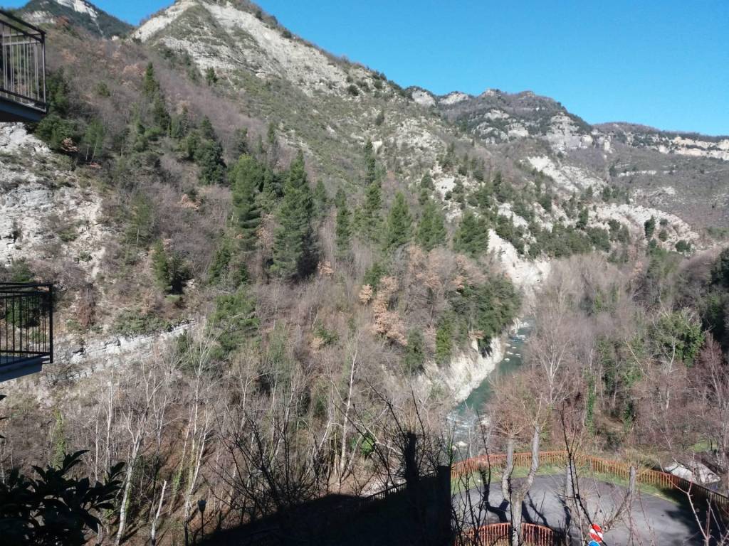 Appartamento a Acquasanta terme in Via Bagno - Foto 4