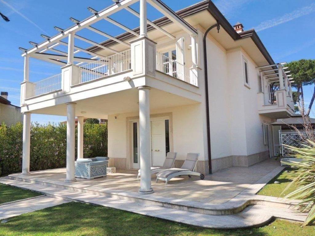 Villa a Forte dei marmi in Via Scassi Carli - Foto 2