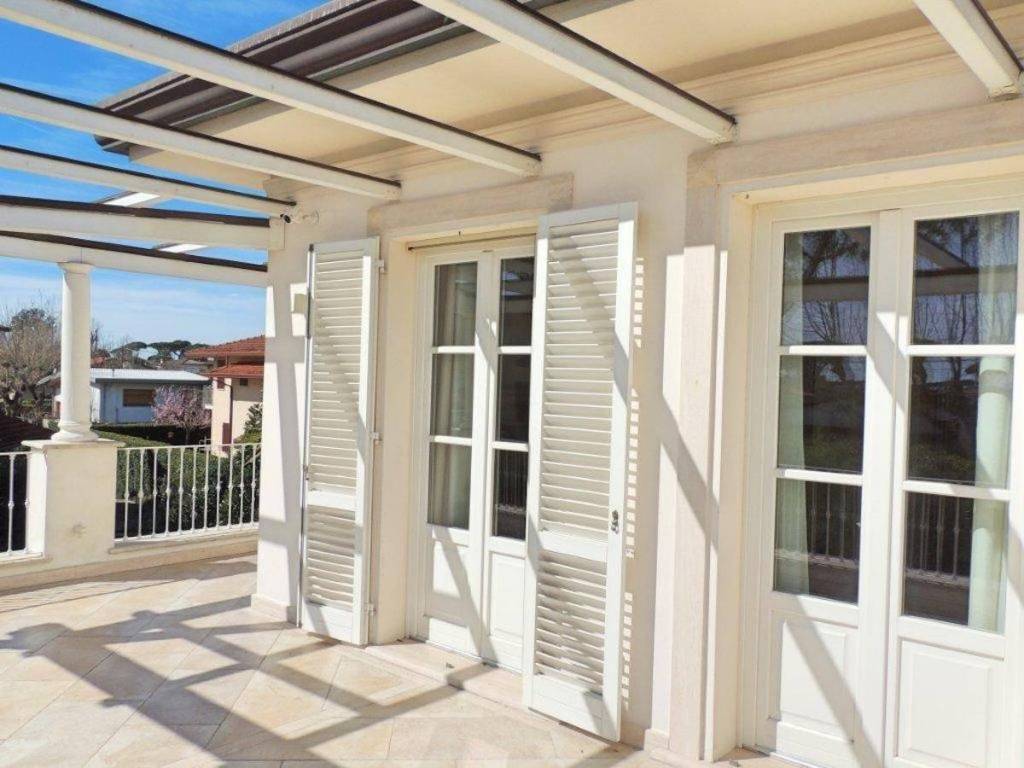 Villa a Forte dei marmi in Via Scassi Carli - Foto 3