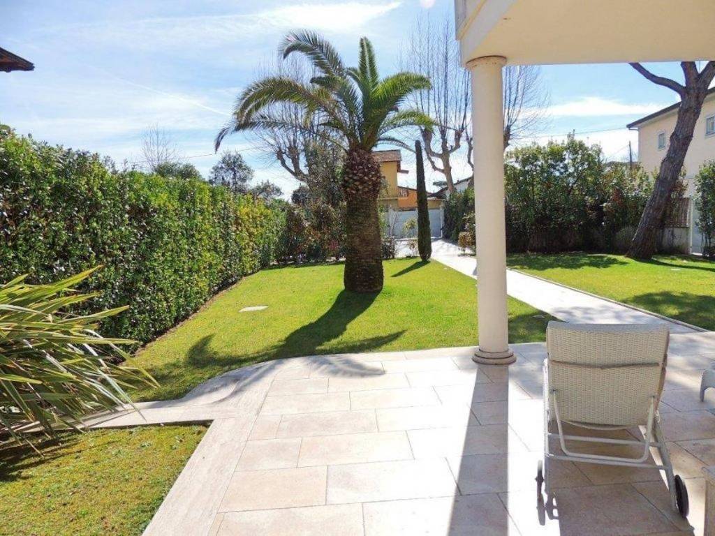 Villa a Forte dei marmi in Via Scassi Carli - Foto 4