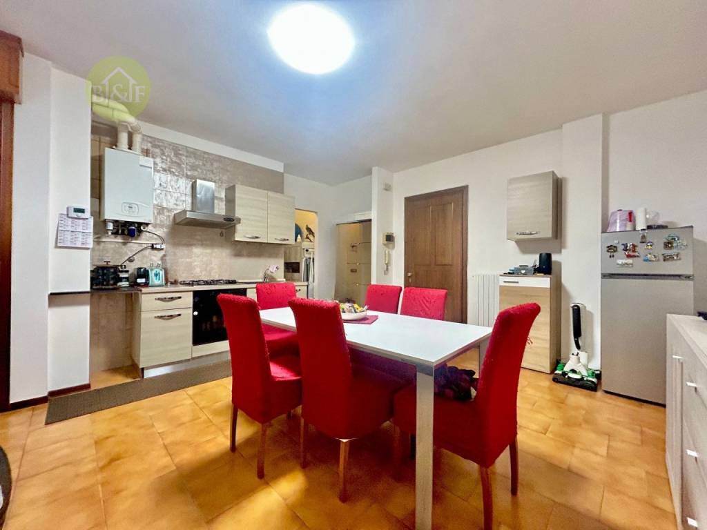 Appartamento a Legnago in via francesco petrarca,25 - Foto 2