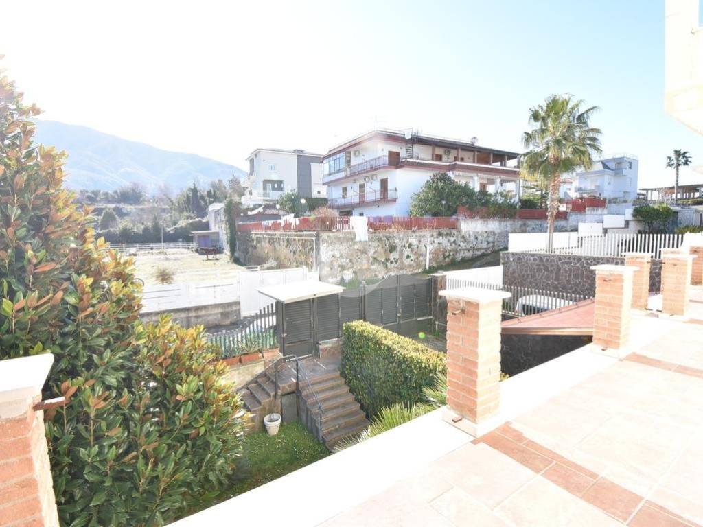 Appartamento a Pollena trocchia in Via Giacomo Leopardi, 3 - Foto 5