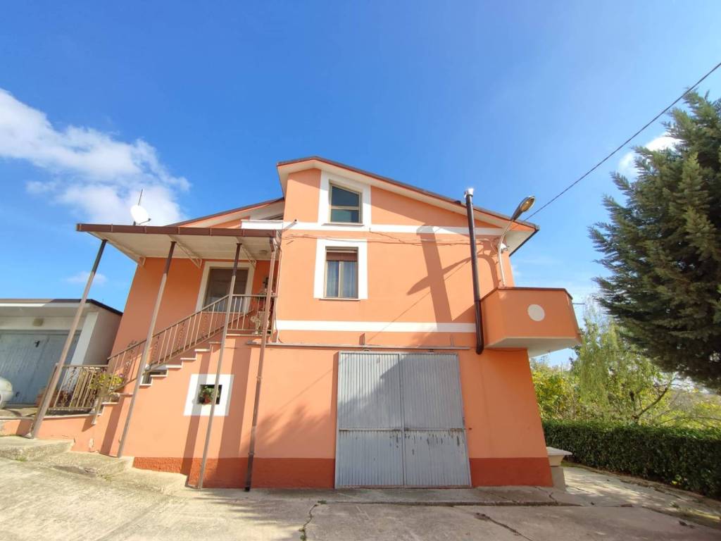 Casa indipendente a Arsita in Santa Maria della Neve - Foto 2