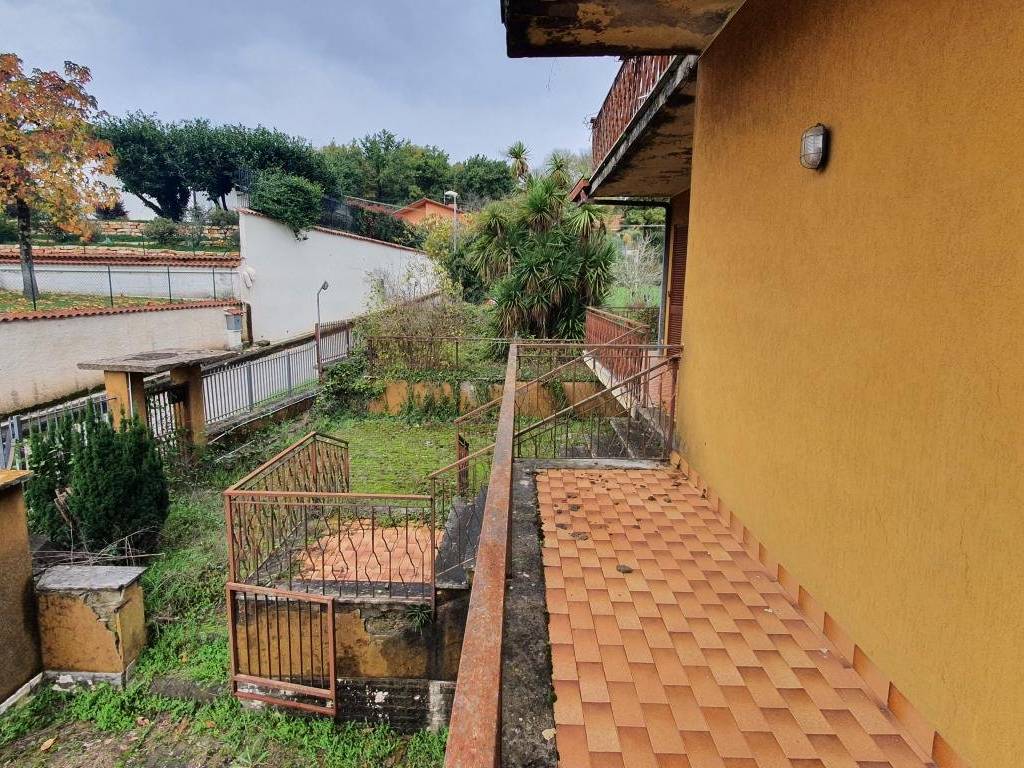 Villa a Patrica in Contrada Tufo Varaccani - Foto 3