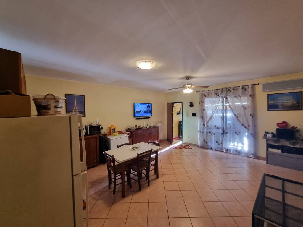 Appartamento a Cisterna di latina in Via dei Lecci - Foto 2