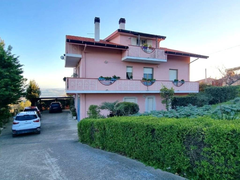 Casa indipendente a Città sant'angelo - Foto 2