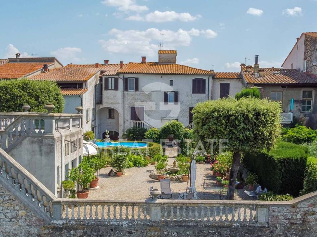Palazzo / stabile a Castiglione del lago in Via Vittorio Emanuele - Foto 2