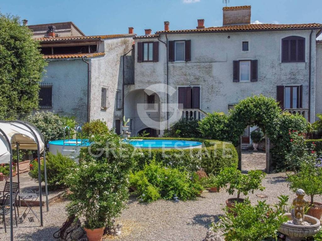 Palazzo / stabile a Castiglione del lago in Via Vittorio Emanuele - Foto 4