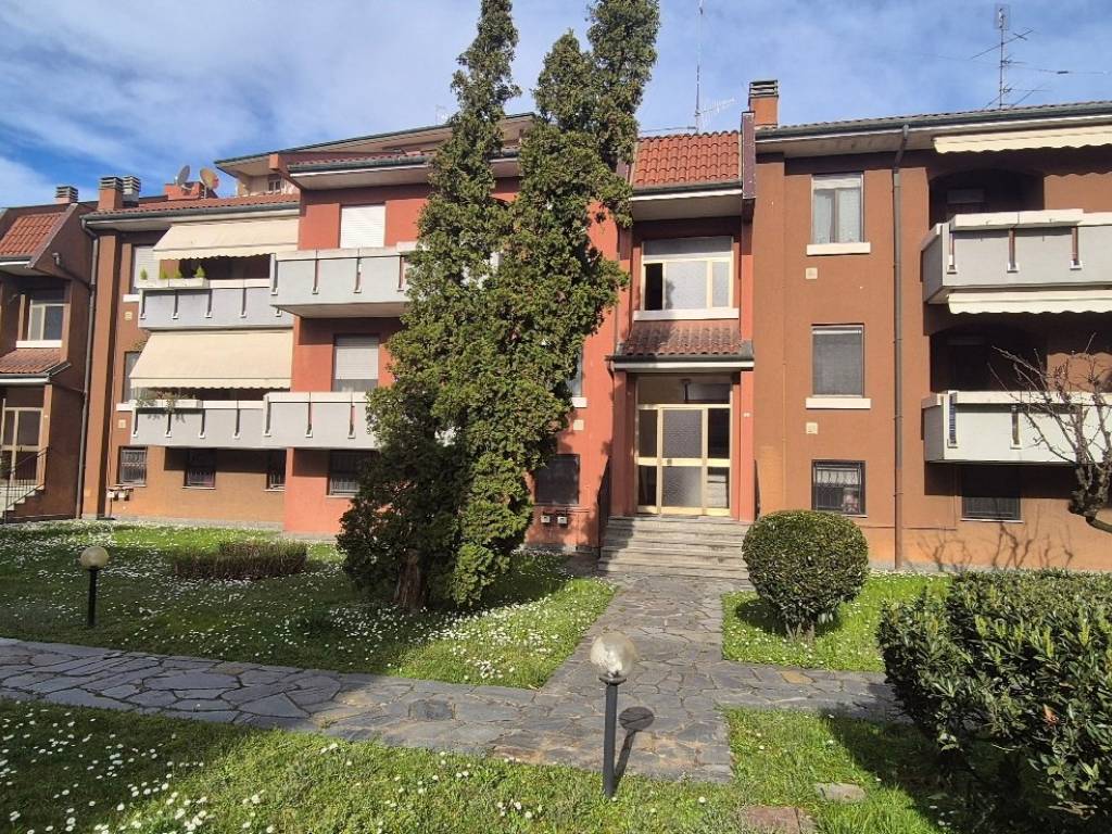Appartamento a Trecate in Via Buscaglia, 13 - Foto 2
