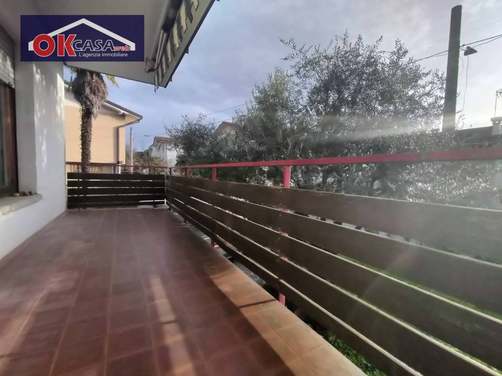 Casa indipendente a Cormons in Viale Venezia Giulia - Foto 2
