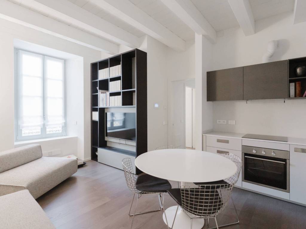 Appartamento a Como in Via Armando Diaz, 62 - Foto 2