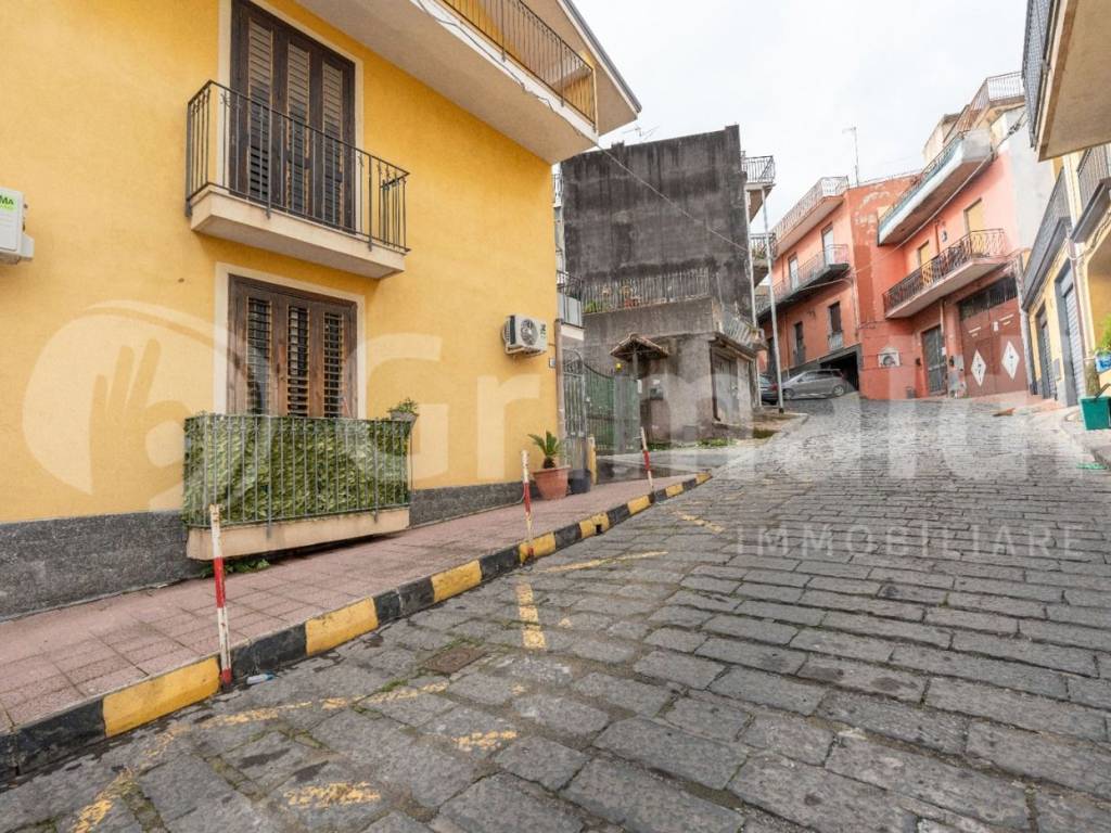Appartamento a Aci catena in Via Scale Sant'Anna, 70 - Foto 2