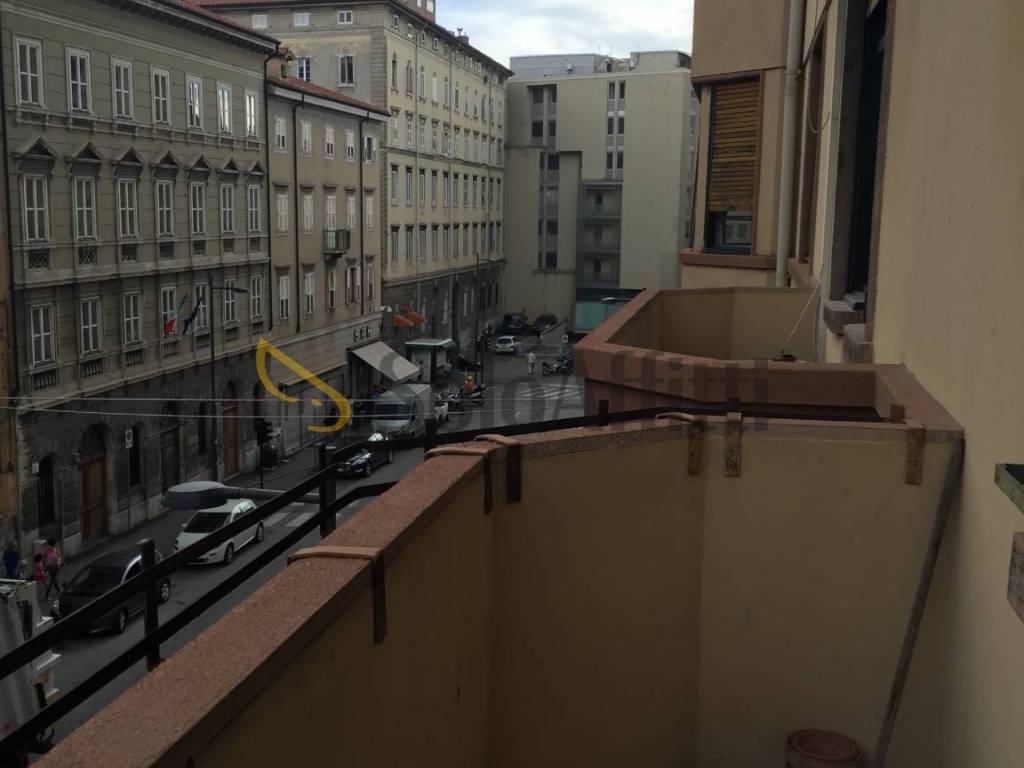 Appartamento a Trieste in via Coroneo, 16 - Foto 2