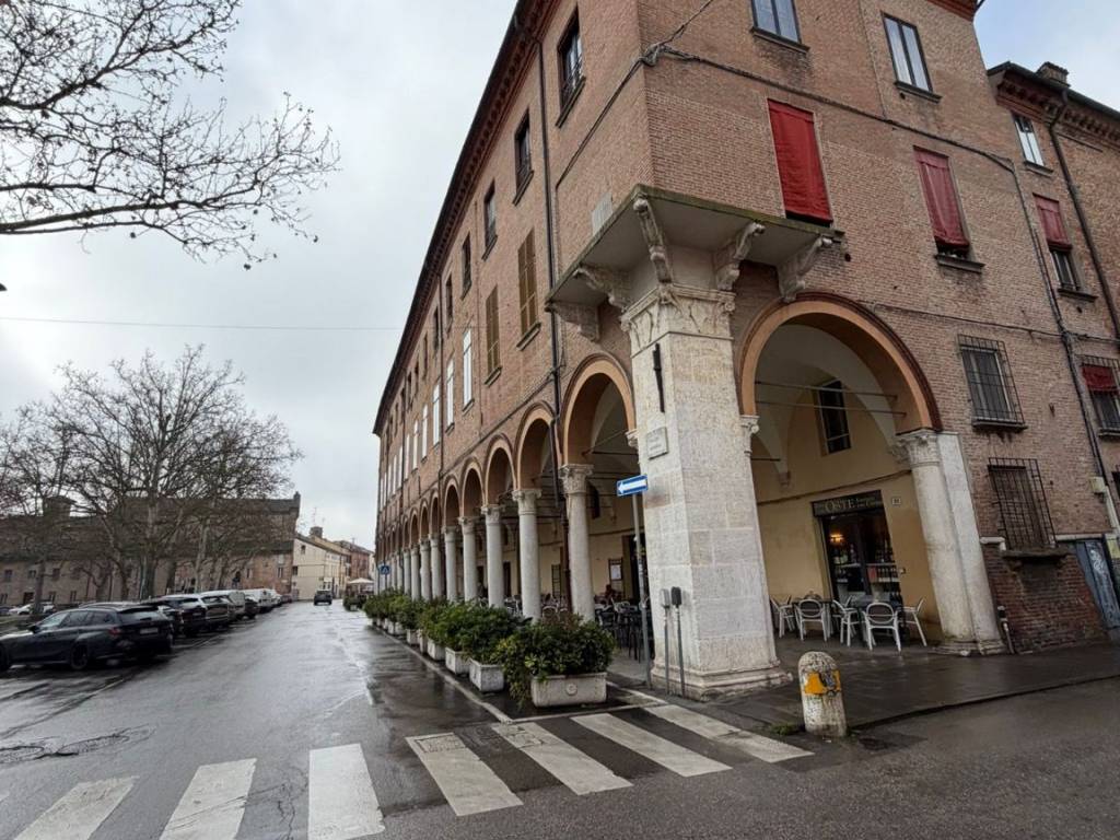 Appartamento a Ferrara in Piazza Ariostea, 11 - Foto 2